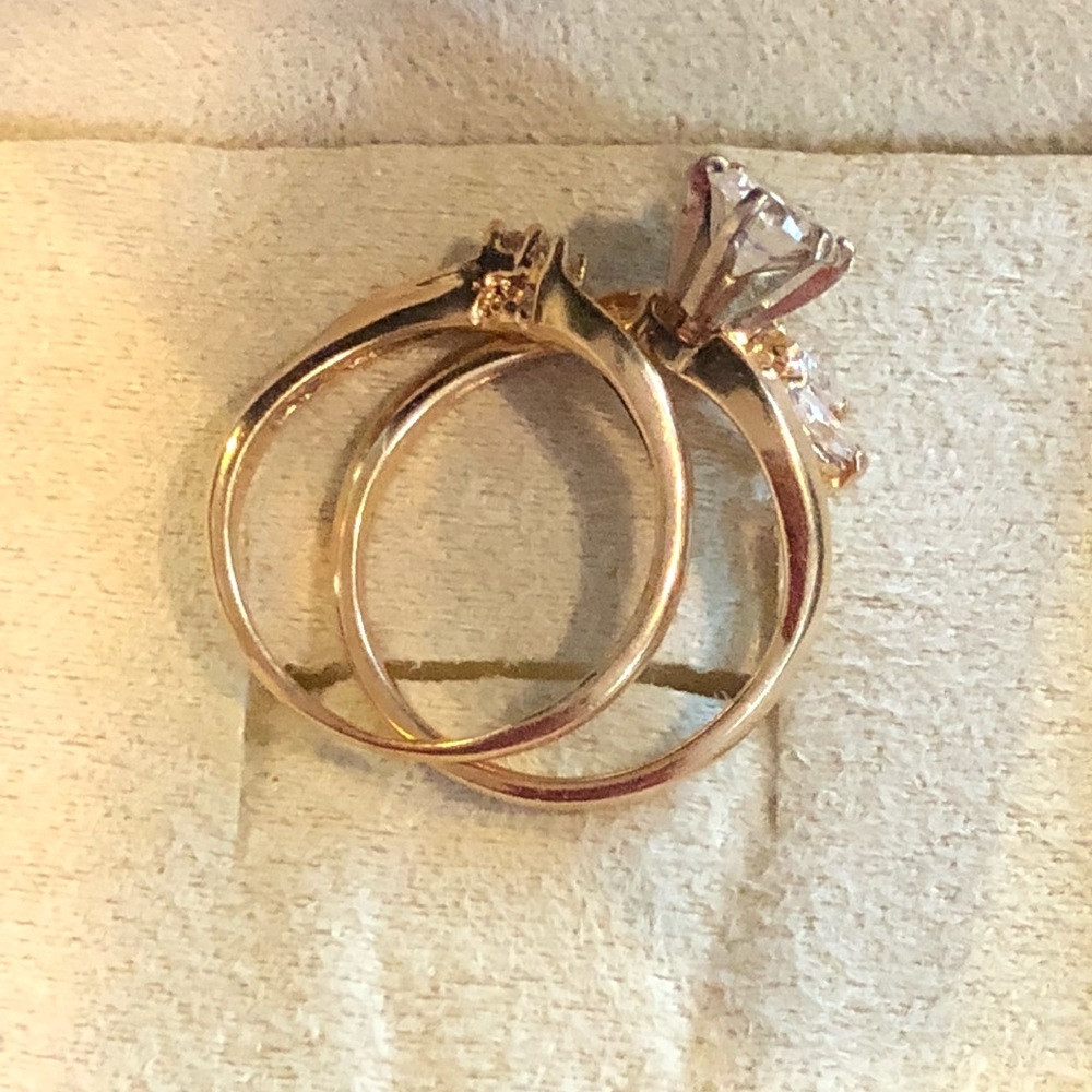 14k Wedding ring set - Picture 4 of 6